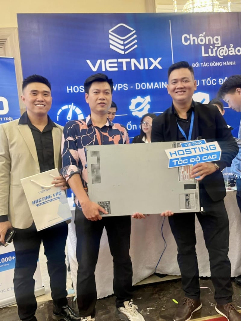Khách mời nhận được nhiều phần quà hấp dẫn